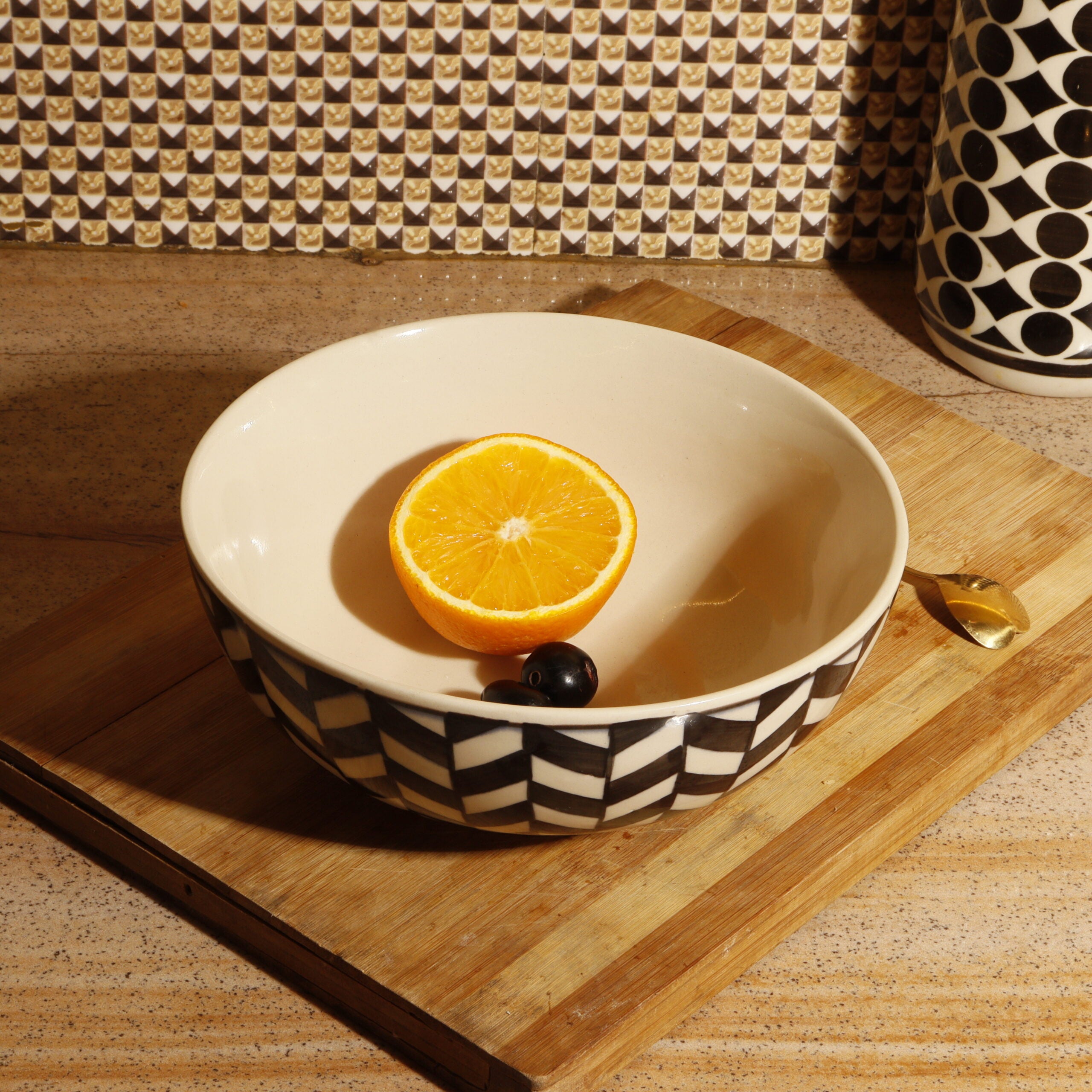 Khan Studio: Ceramic Serving Bowl (Microwave, Dishwasher Safe)