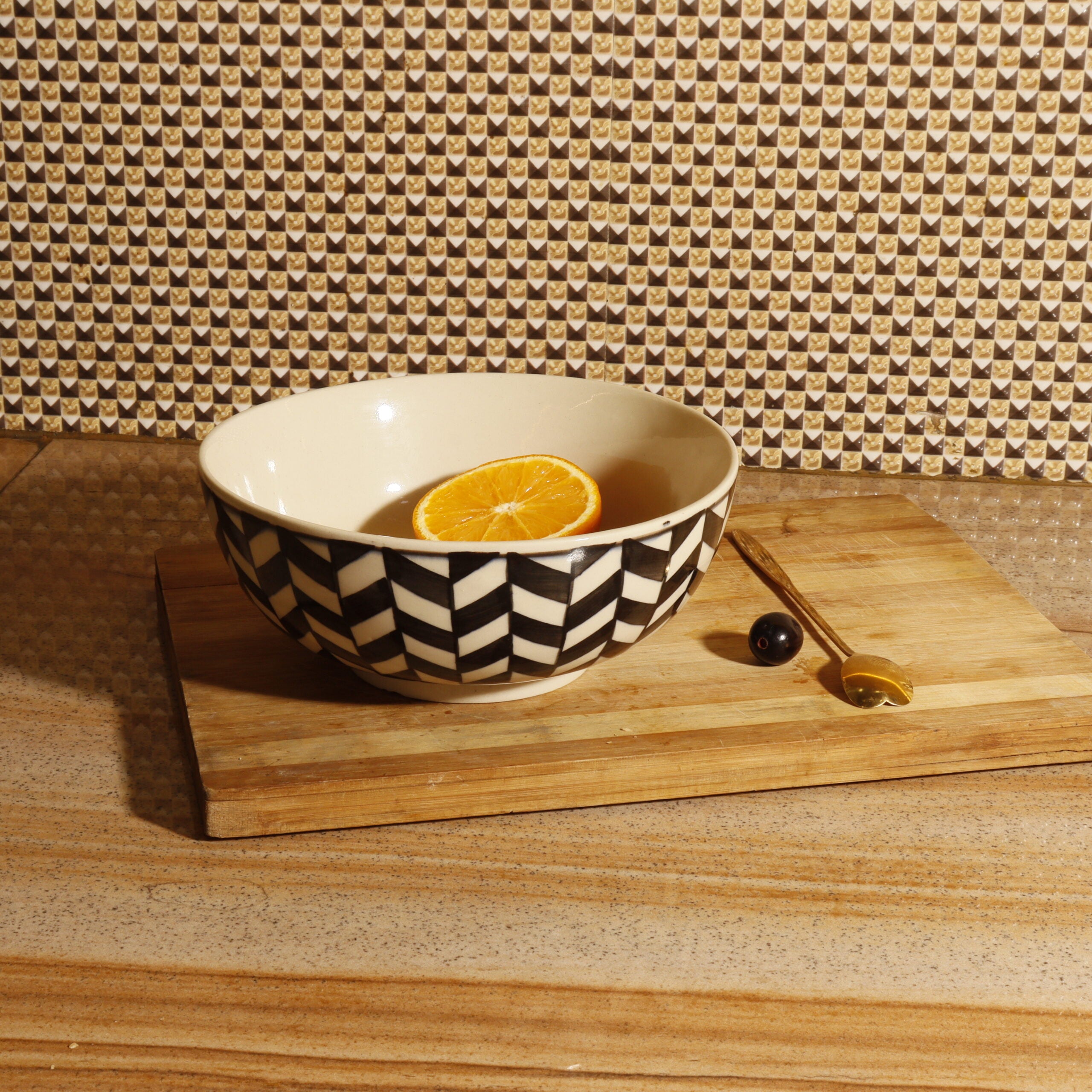 Khan Studio: Ceramic Serving Bowl (Microwave, Dishwasher Safe)